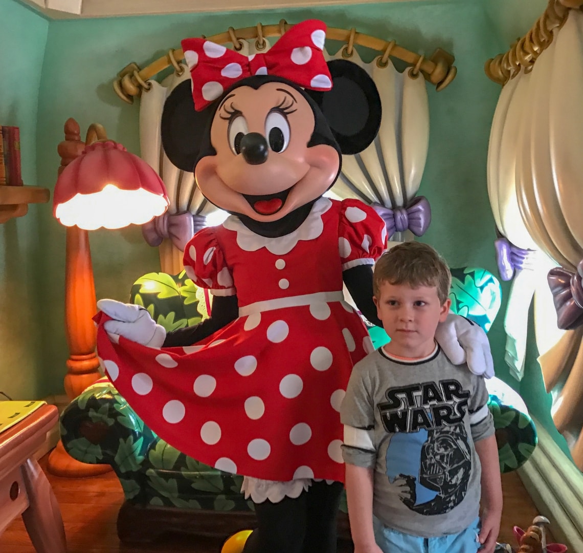 Disney - Thing 1 with Minnie Mouse in her house