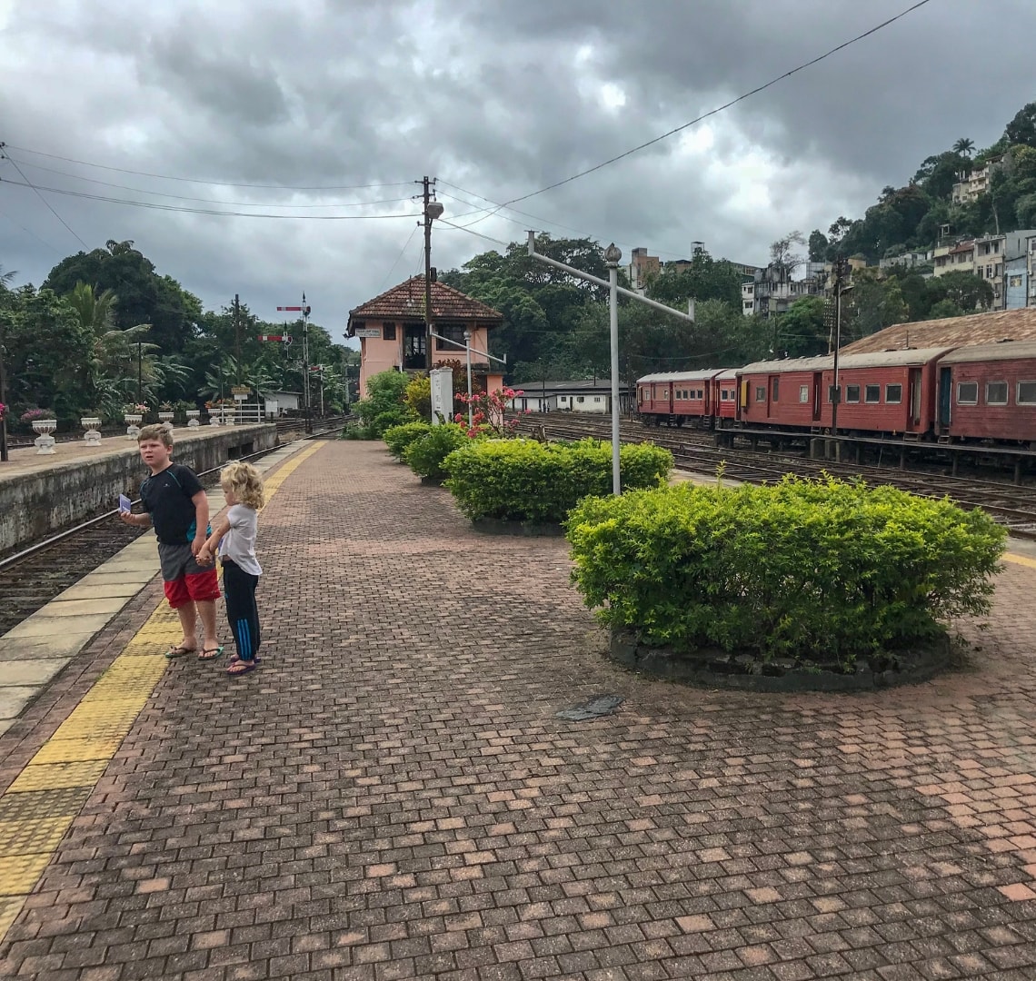 Perfect holiday - Kandy Train Station